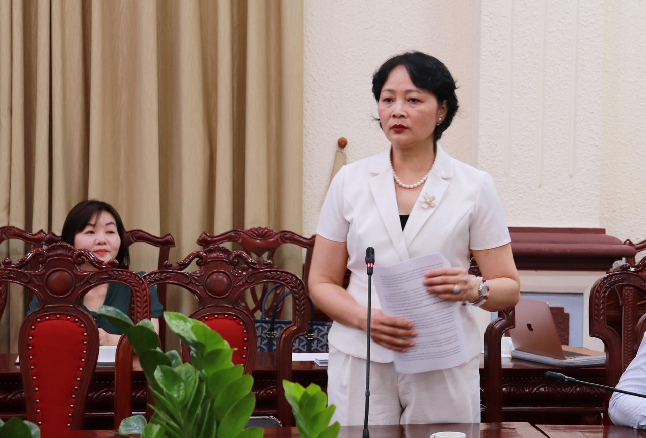 Trao Quyết định tham gia Ban Chấp hành Đảng bộ Bộ Tư pháp cho ông Đỗ Xuân Quý