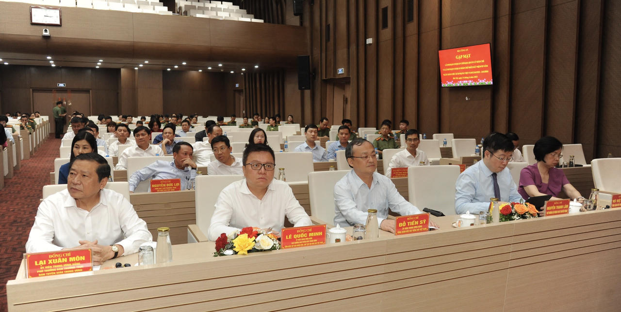 Báo chí luôn đồng hành, sát cánh cùng lực lượng công an nhân dân 