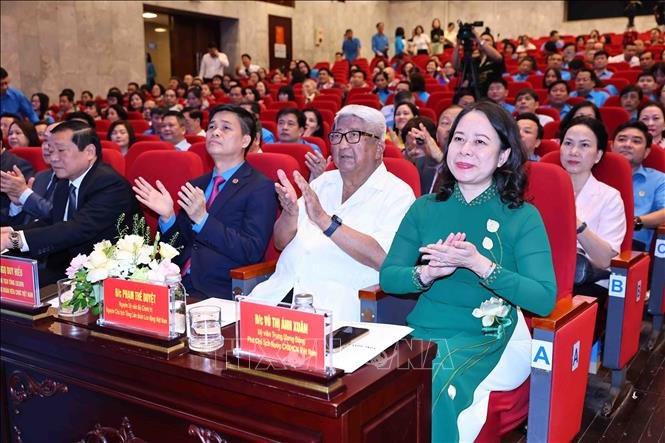 Biểu dương 100 cán bộ công đoàn viên chức tiêu biểu giai đoạn 2018-2023