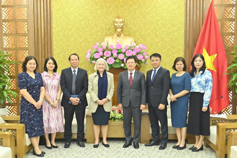 Tăng cường phối hợp giải quyết tốt vấn đề người tị nạn