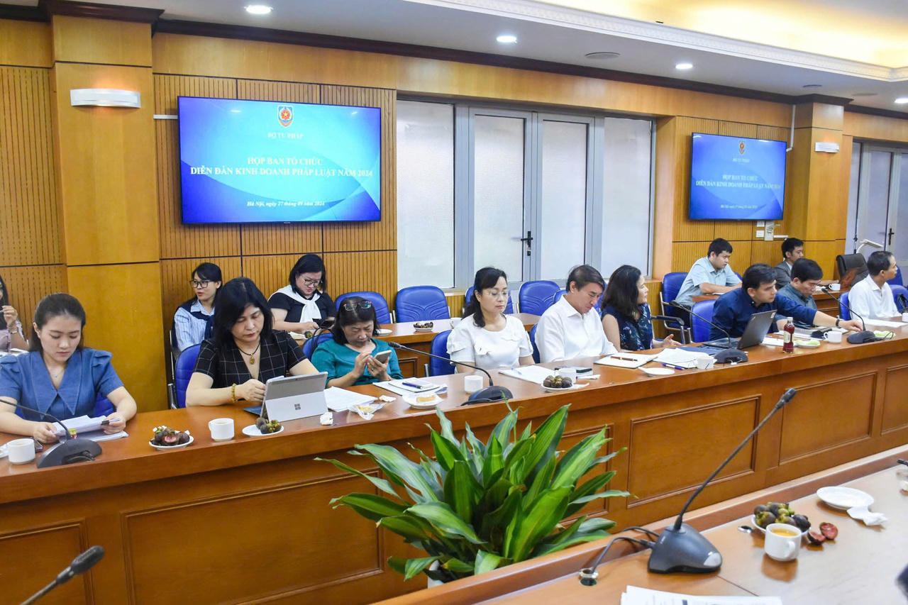 Diễn đàn “Kinh doanh và Pháp luật năm 2024”: Minh bạch hóa những vấn đề doanh nghiệp đang đối mặt