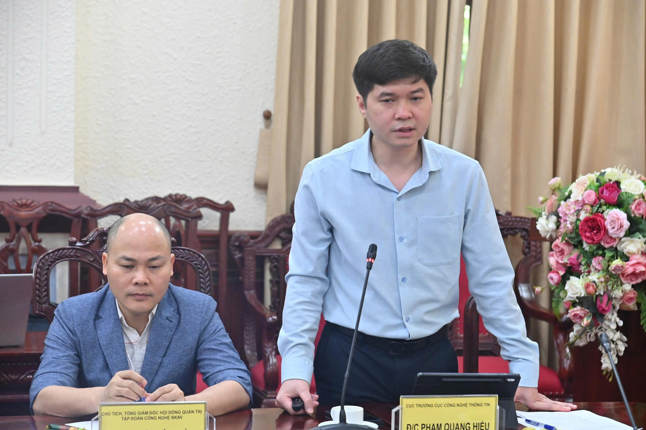 Thống nhất nhận thức và nêu cao quyết tâm thực hiện hiệu quả quá trình chuyển đổi số