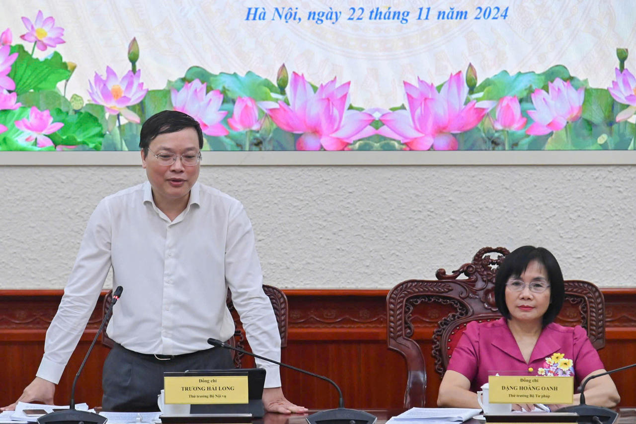 Hoàn thiện quy định về phân cấp, phân quyền giữa trung ương và chính quyền địa phương