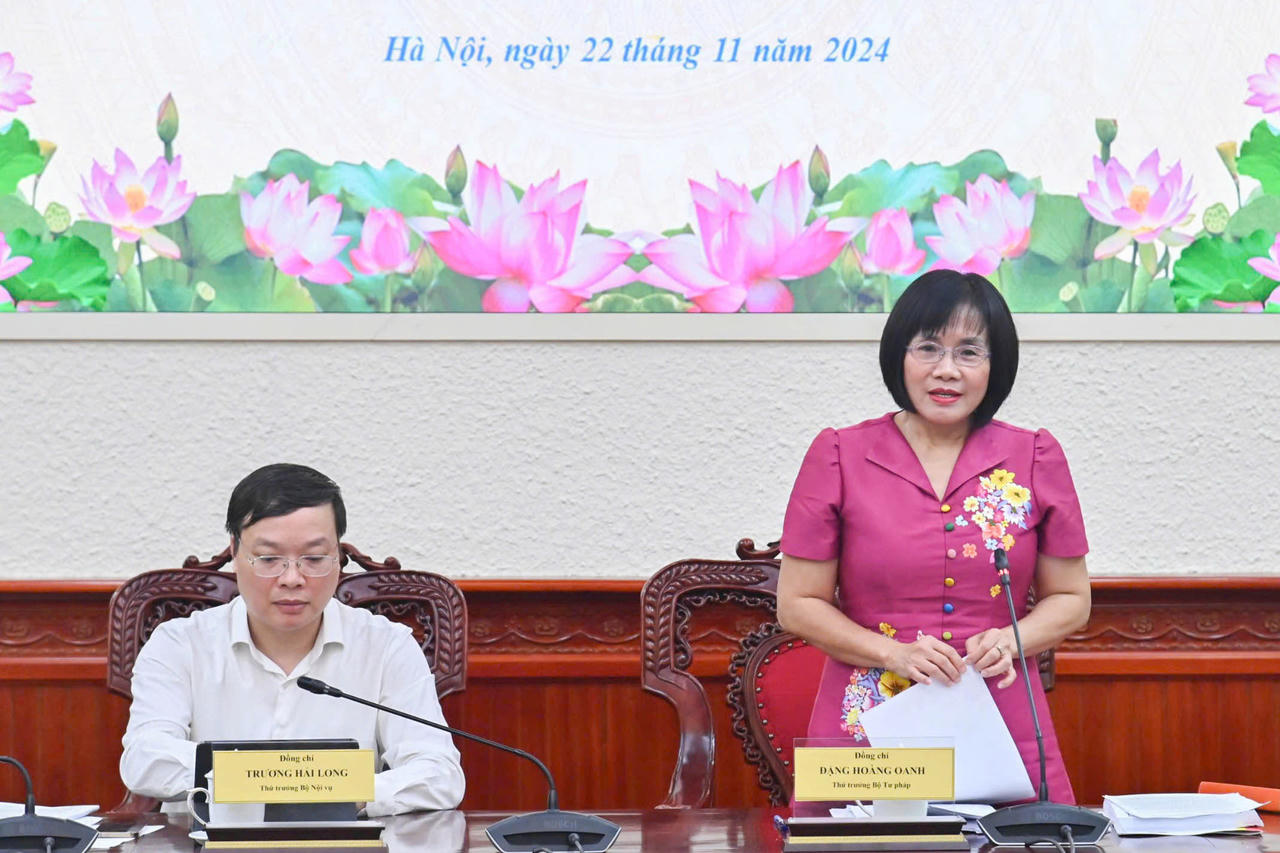 Hoàn thiện quy định về phân cấp, phân quyền giữa trung ương và chính quyền địa phương