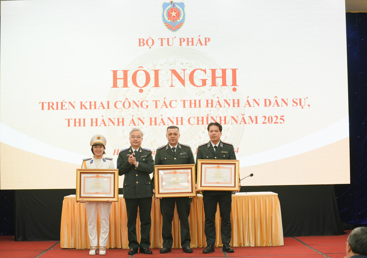 Báo Pháp luật Việt Nam: Đồng hành cùng ngành Thi hành án dân sự 