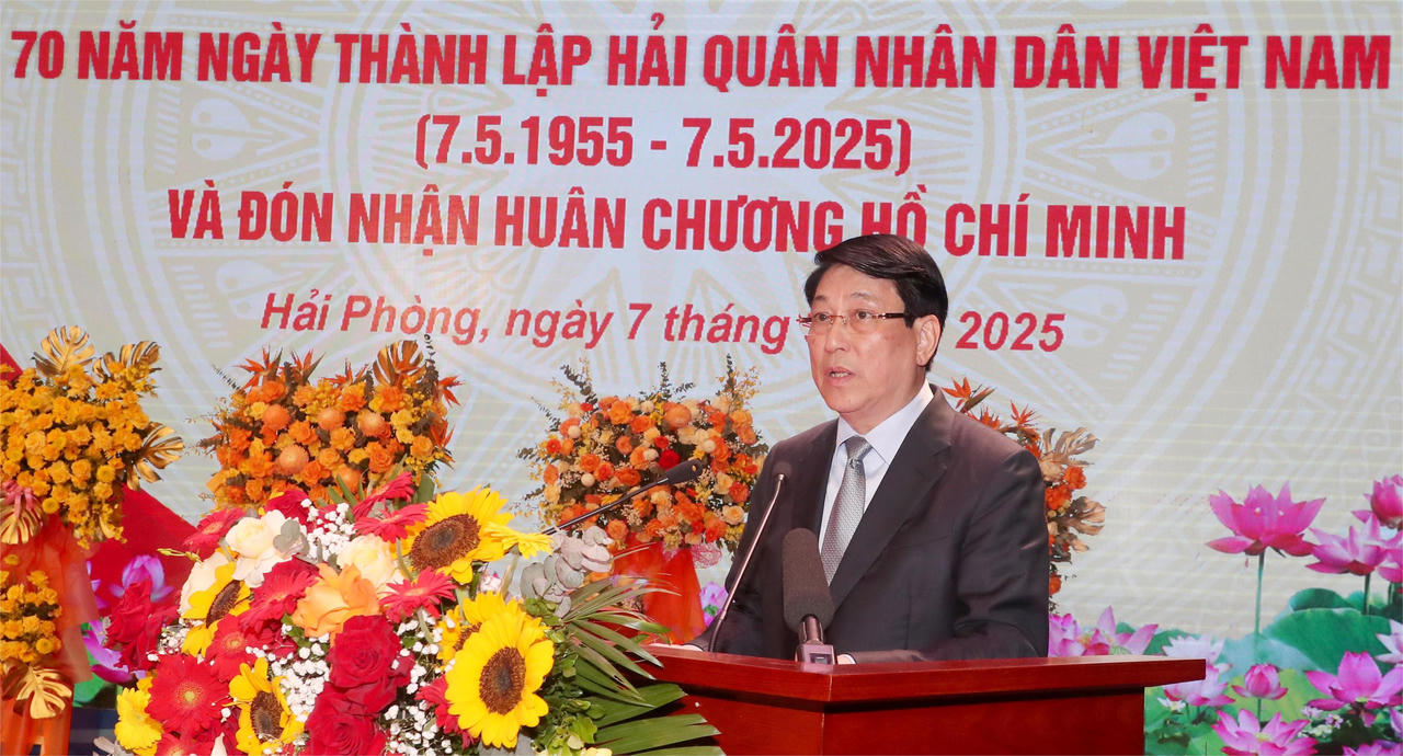 Chủ tịch nước Lương Cường trao Huân chương Hồ Chí Minh tặng Quân chủng Hải quân 