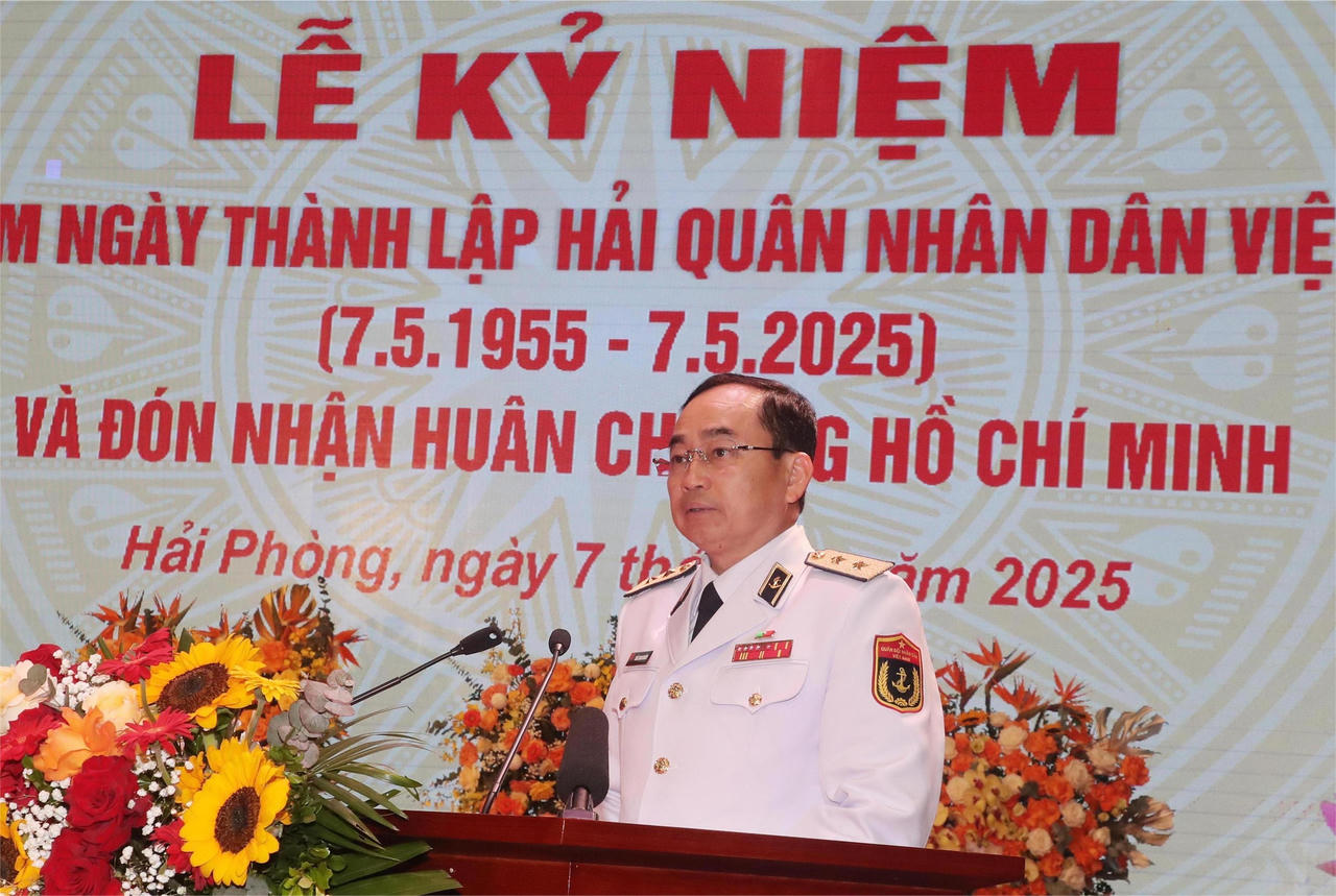 Chủ tịch nước Lương Cường trao Huân chương Hồ Chí Minh tặng Quân chủng Hải quân 