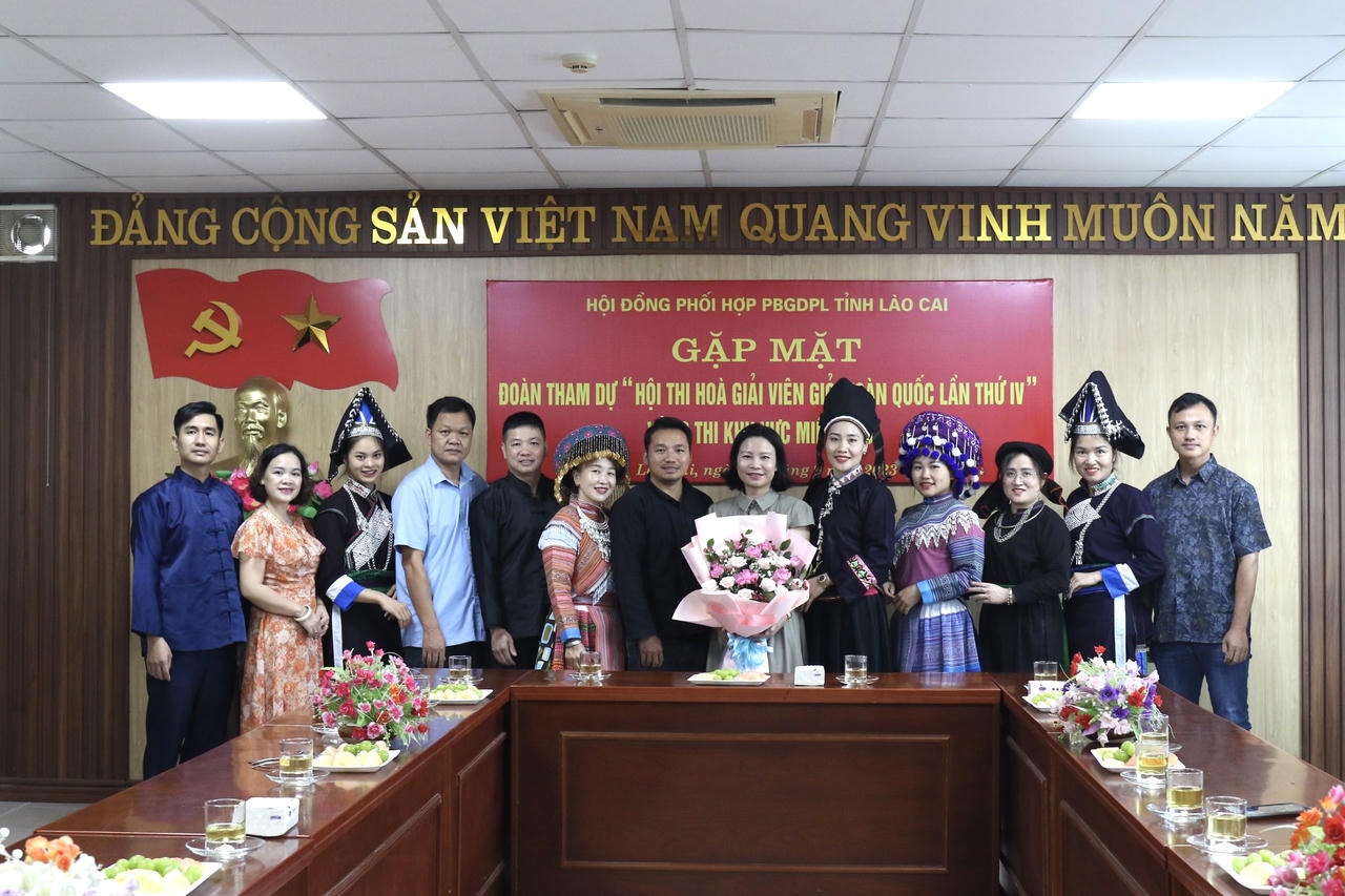 Đoàn Lào Cai lên đường tham dự Hội thi hòa giải viên giỏi toàn quốc 