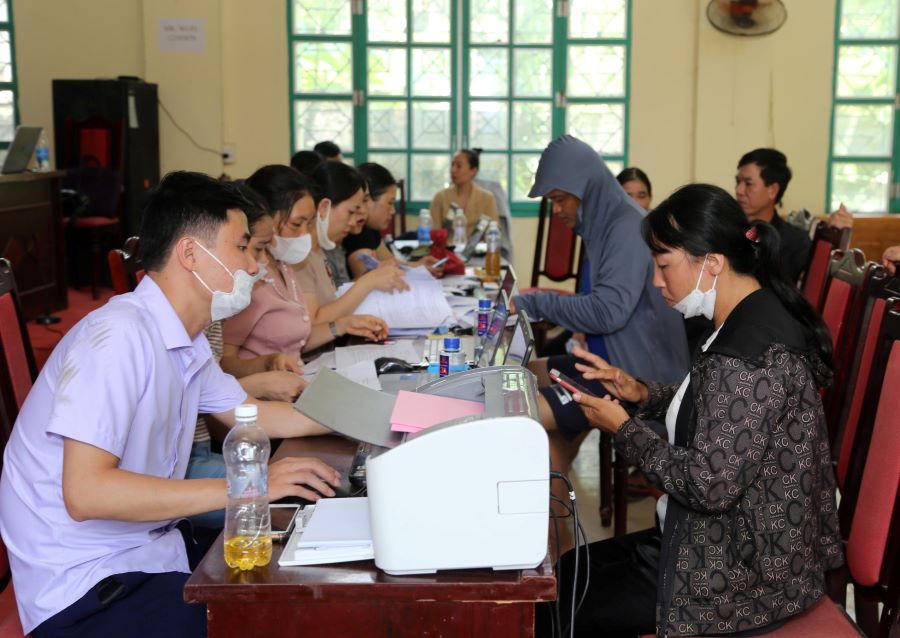 Hỗ trợ hơn 4,5 tỷ đồng cho các hộ dân bị ảnh hưởng do sự cố vỡ cống thoát tràn hồ chứa thải Công ty Đồng Tả Phời