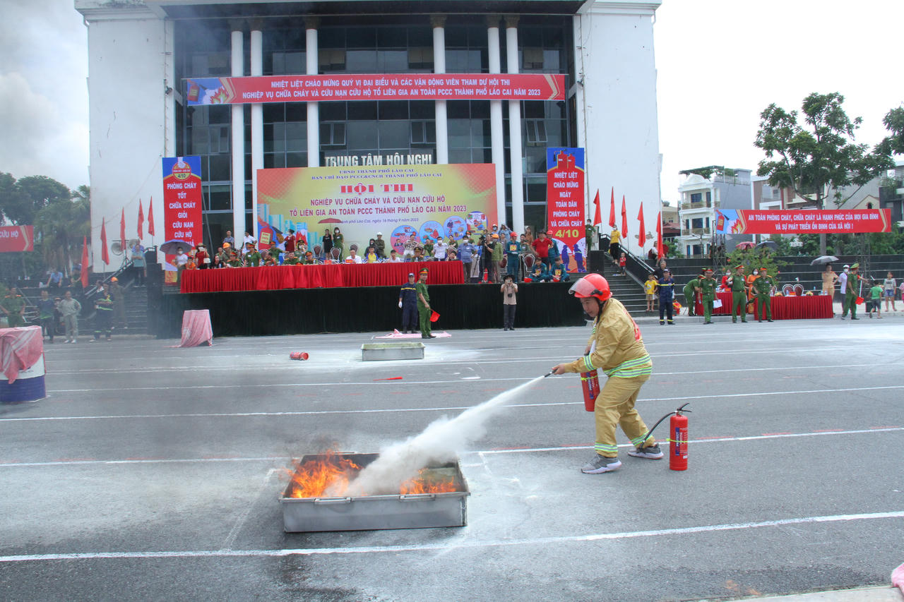 Hội thi nghiệp vụ của các Tổ liên gia an toàn PCCC Thành phố Lào Cai