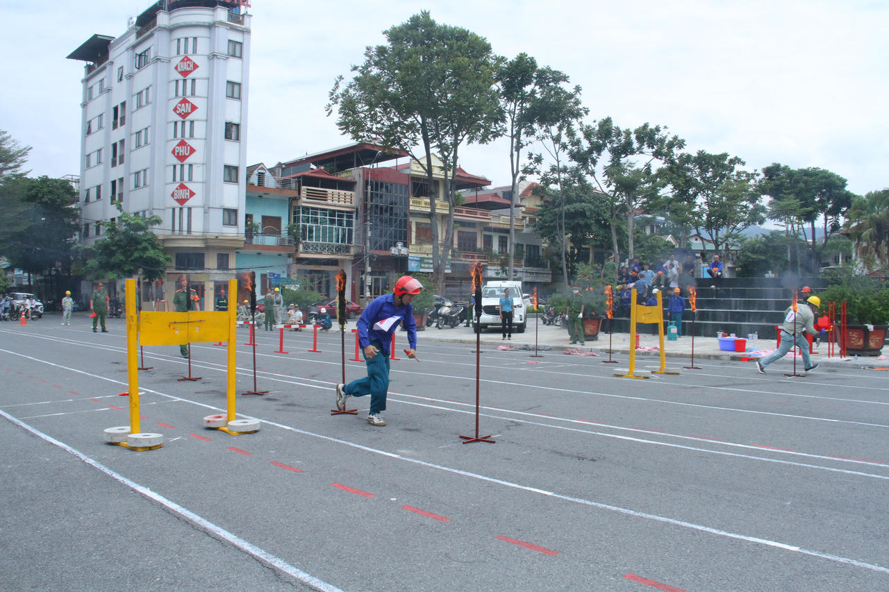 Hội thi nghiệp vụ của các Tổ liên gia an toàn PCCC Thành phố Lào Cai