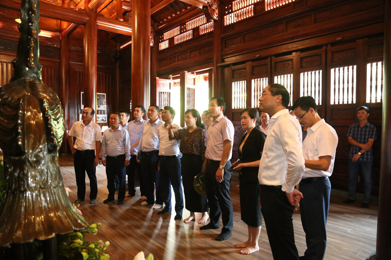 Chuẩn bị kỹ lưỡng các điều kiện cho Lễ kỷ niệm 65 năm ngày Bác Hồ thăm Lào Cai và 120 năm Du lịch Sa Pa