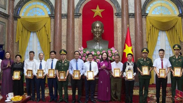 Phó Chủ tịch nước Võ Thị Ánh Xuân gặp mặt Đoàn đại biểu tỉnh Lào Cai