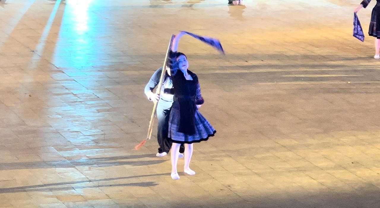 Rực rỡ màn trình diễn nghệ thuật Khai mạc Tuần văn hóa du lịch chào mừng 120 năm du lịch Sa Pa