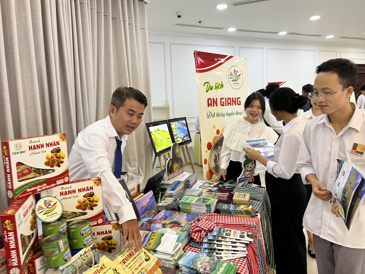 Nâng cao chất lượng kết nối vùng miền Tây Bắc - Tây Nam trong phát triển du lịch