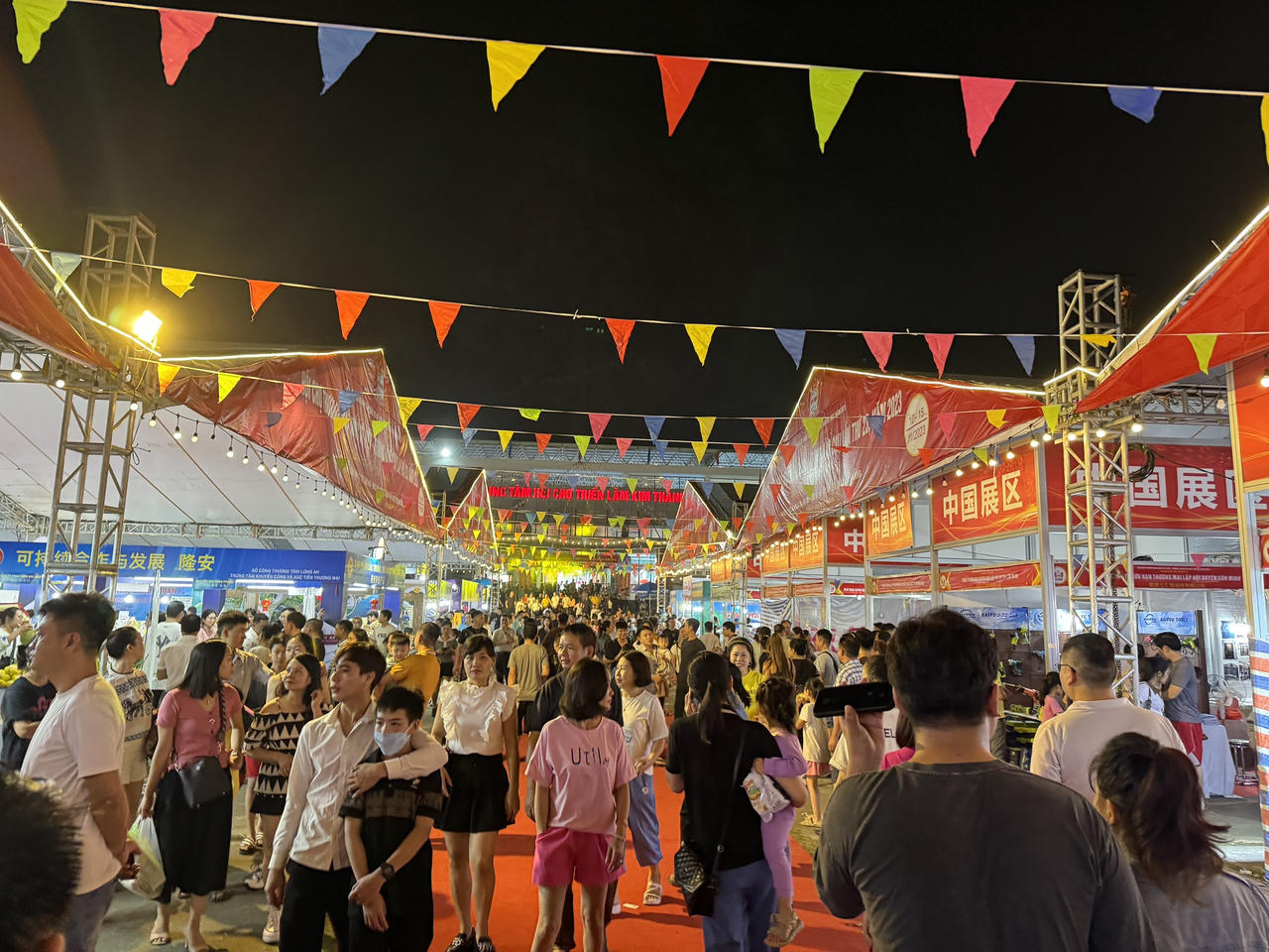 Lào Cai: Đảm bảo an ninh trật tự, an toàn giao thông tại Hội chợ Quốc tế Việt - Trung