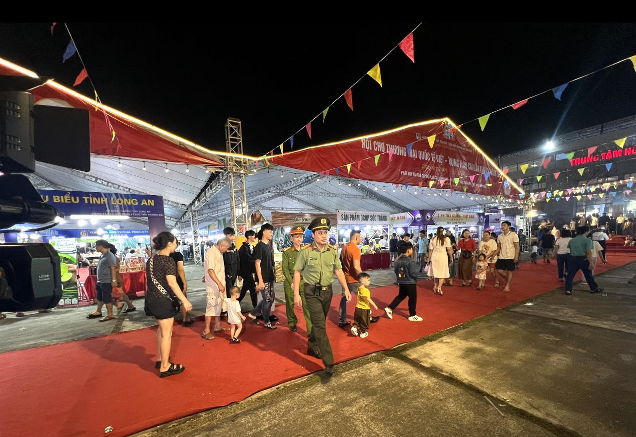 Lào Cai: Đảm bảo an ninh trật tự, an toàn giao thông tại Hội chợ Quốc tế Việt - Trung