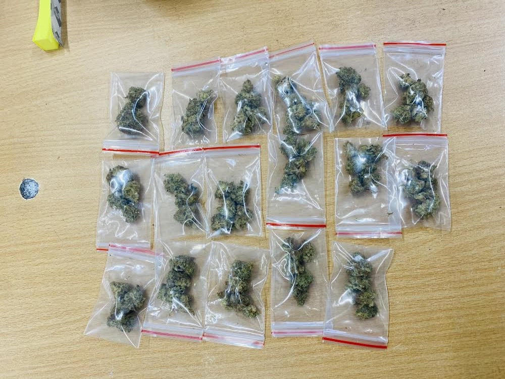 Lào Cai: Bắt giữ đối tượng có hành vi mua bán 17 gói ma túy cần sa