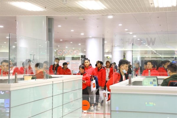 Bắt đối tượng truy nã lẩn trốn ra nước ngoài