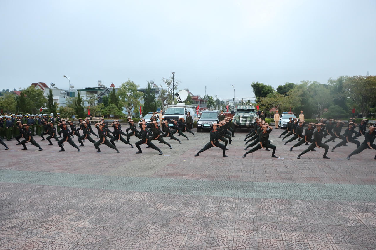 Các địa phương đồng loạt ra quân trấn áp tội phạm dịp Tết Nguyên đán