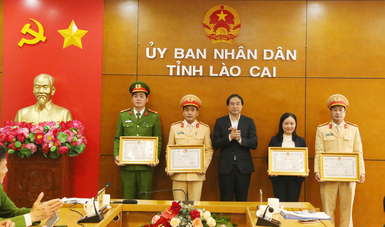 Lào Cai: Xử lý các hành vi vi phạm TTATGT 'không có vùng cấm, không có ngoại lệ'