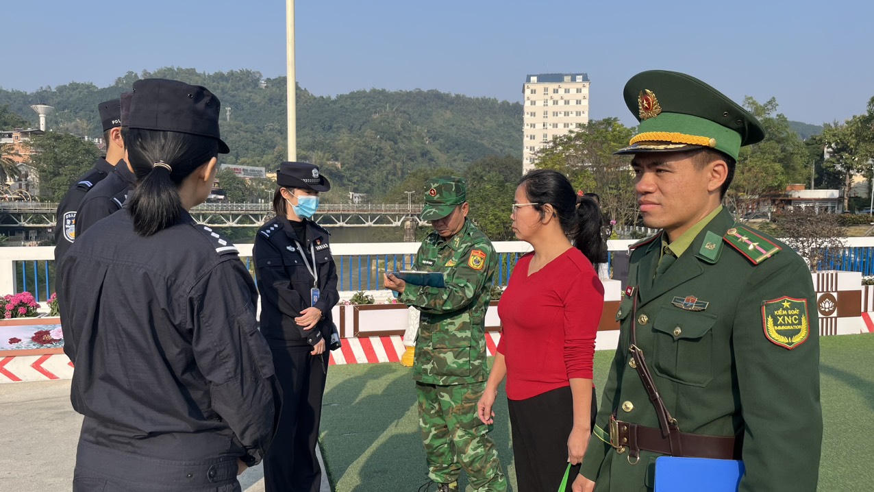 Hợp tác tuần tra, kiểm soát biên giới phòng chống buôn lậu
