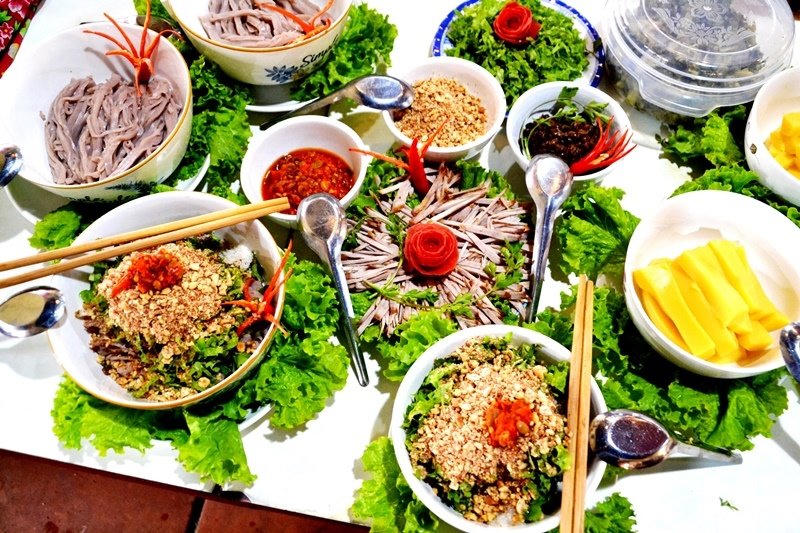 Về Bắc Hà nghe khèn Mông, thưởng thức không gian ẩm thực