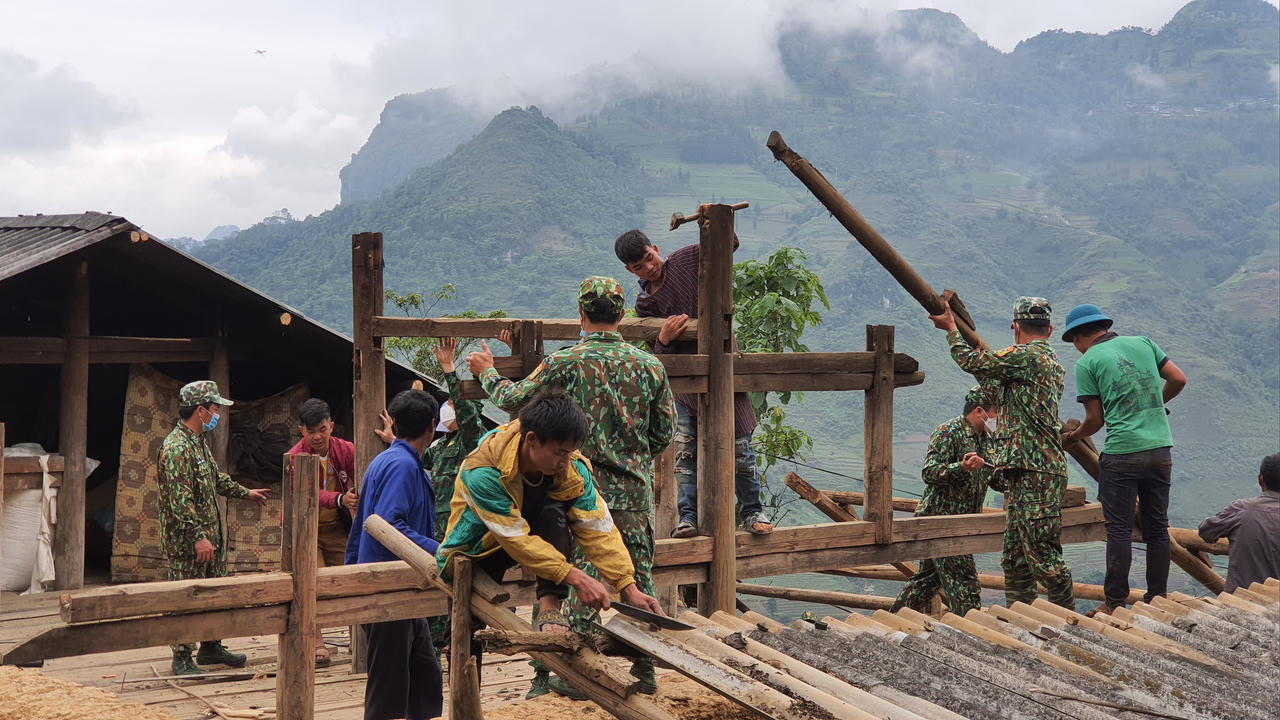 Phối hợp vận động đồng bào các dân tộc tham gia bảo vệ chủ quyền an ninh biên giới quốc gia