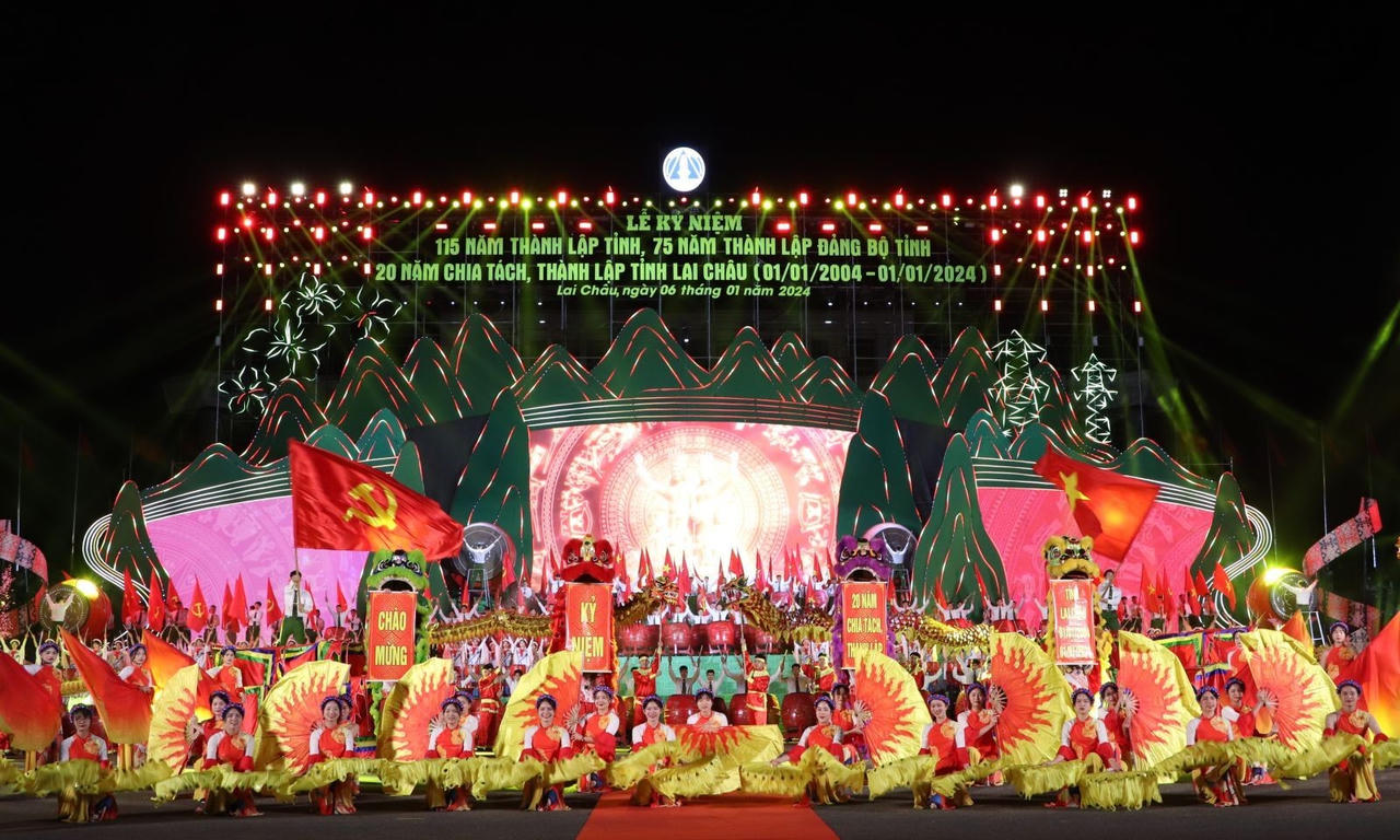 Lễ kỉ niệm 20 năm chia tách và thành lập tỉnh Lai Châu 