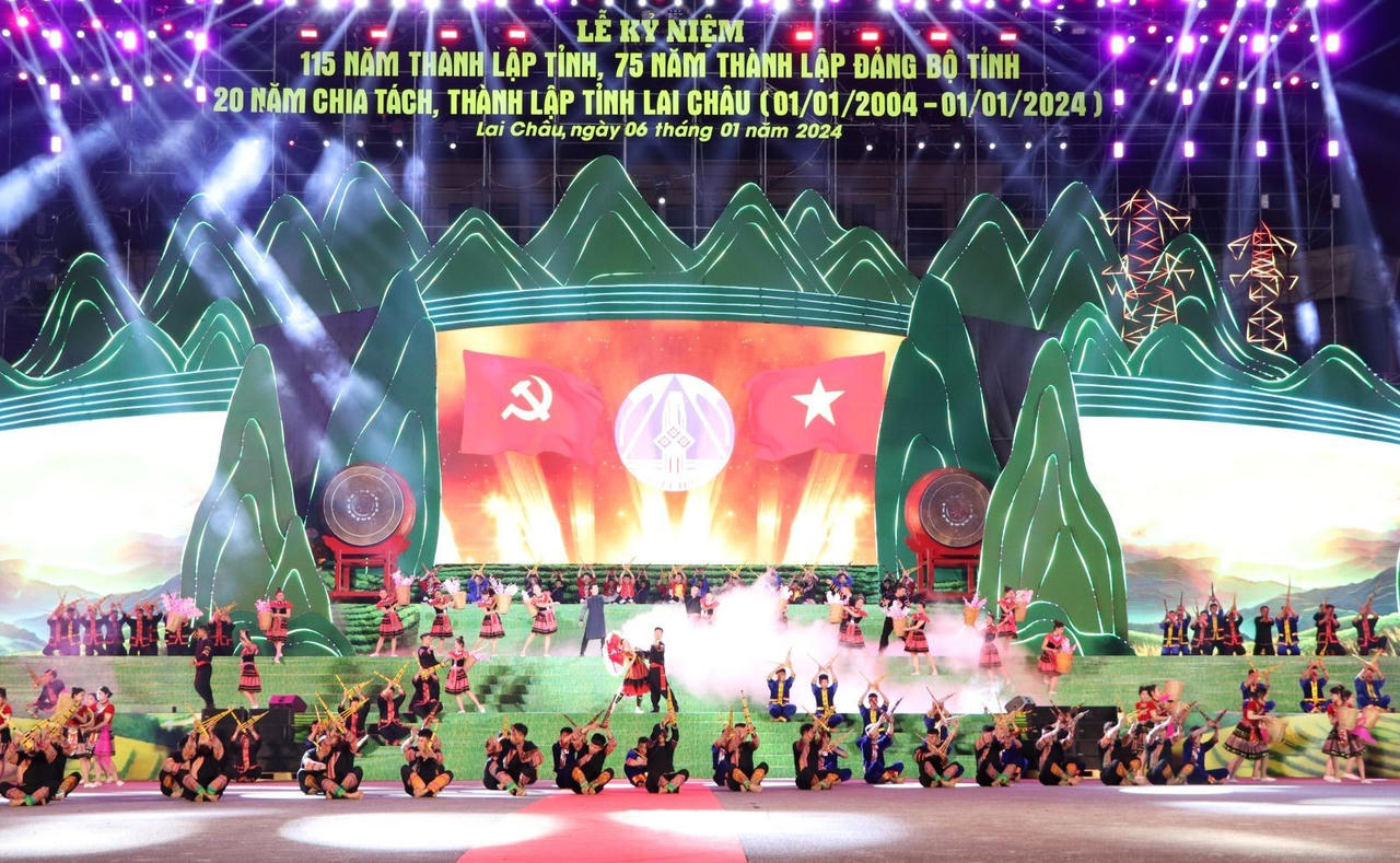 Lễ kỉ niệm 20 năm chia tách và thành lập tỉnh Lai Châu 