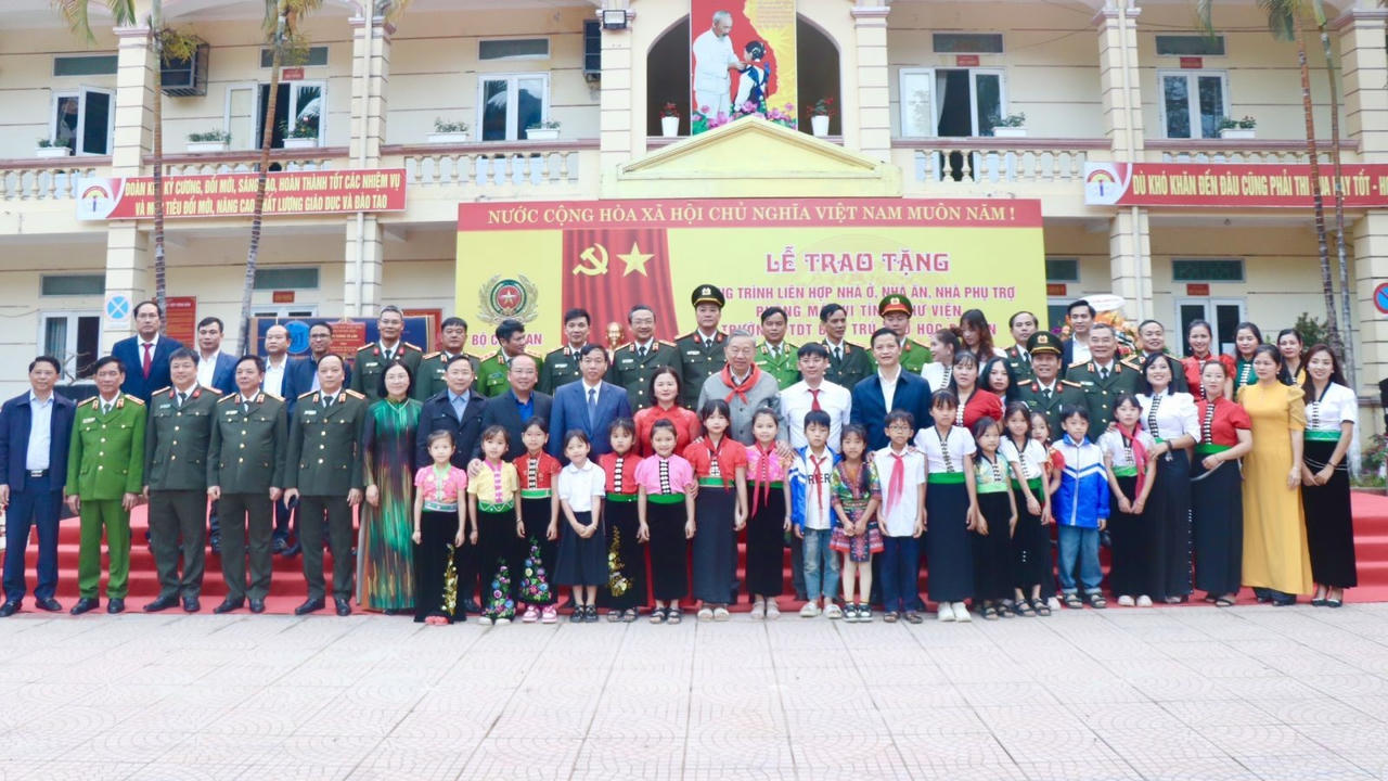 Bộ Công an trao tặng Công trình liên hợp cho Trường PTDT bán trú Tiểu học Pa Tần, Sìn Hồ, Lai Châu