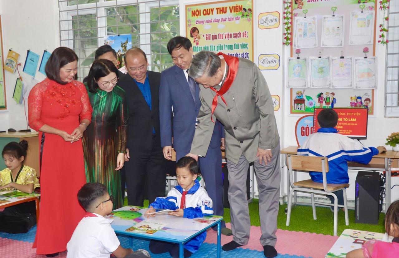 Bộ Công an trao tặng Công trình liên hợp cho Trường PTDT bán trú Tiểu học Pa Tần, Sìn Hồ, Lai Châu