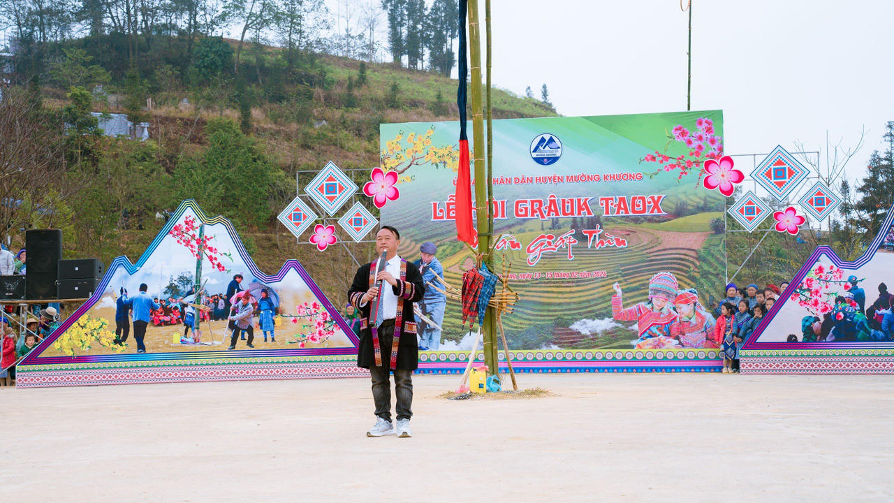 Đầu xuân vui hội Gầu Tào tại Lào Cai