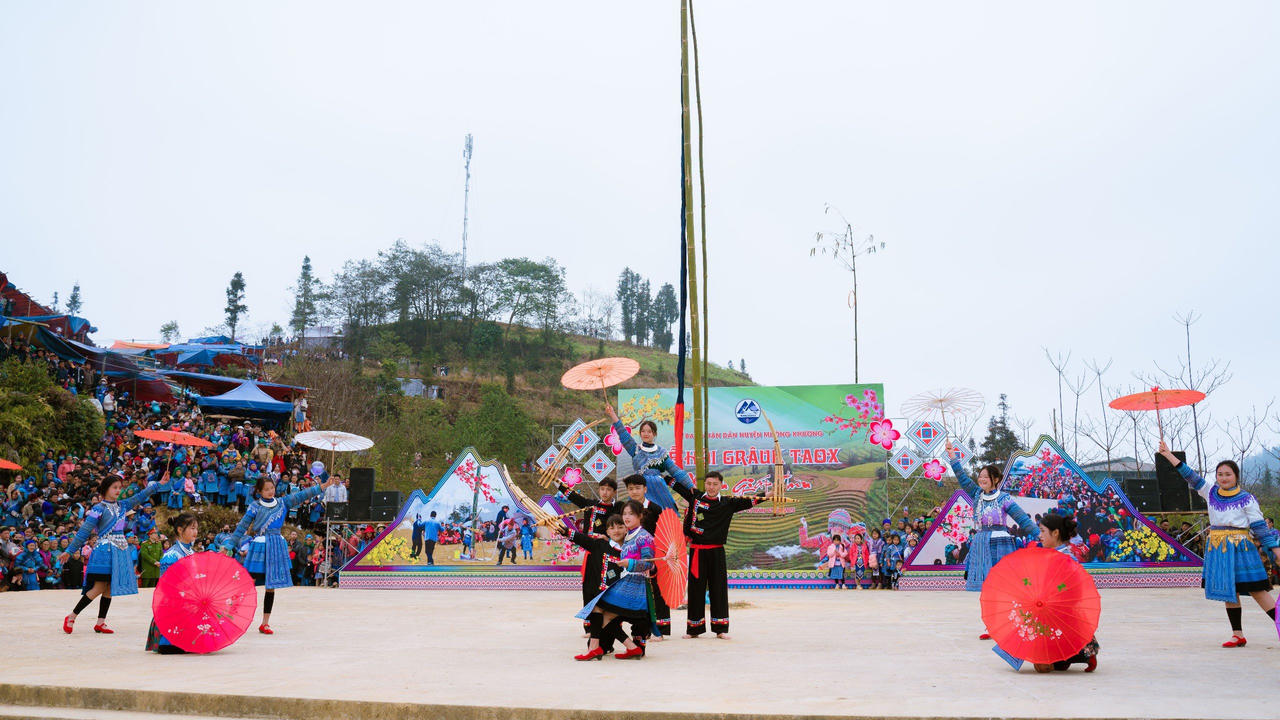 Đầu xuân vui hội Gầu Tào tại Lào Cai