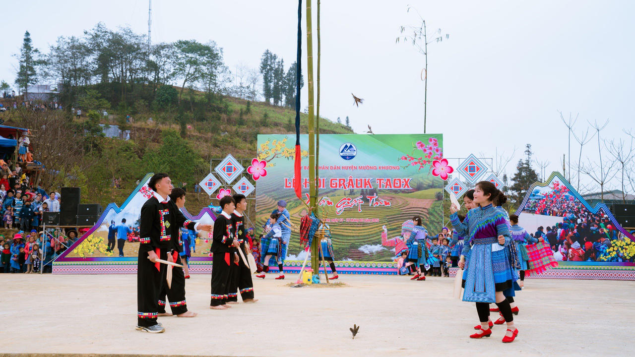Đầu xuân vui hội Gầu Tào tại Lào Cai