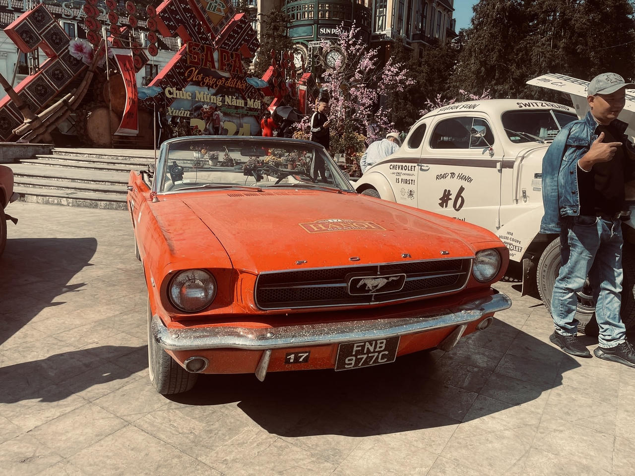 Câu lạc bộ xe cổ nổi tiếng thế giới dừng chân tại Sa Pa