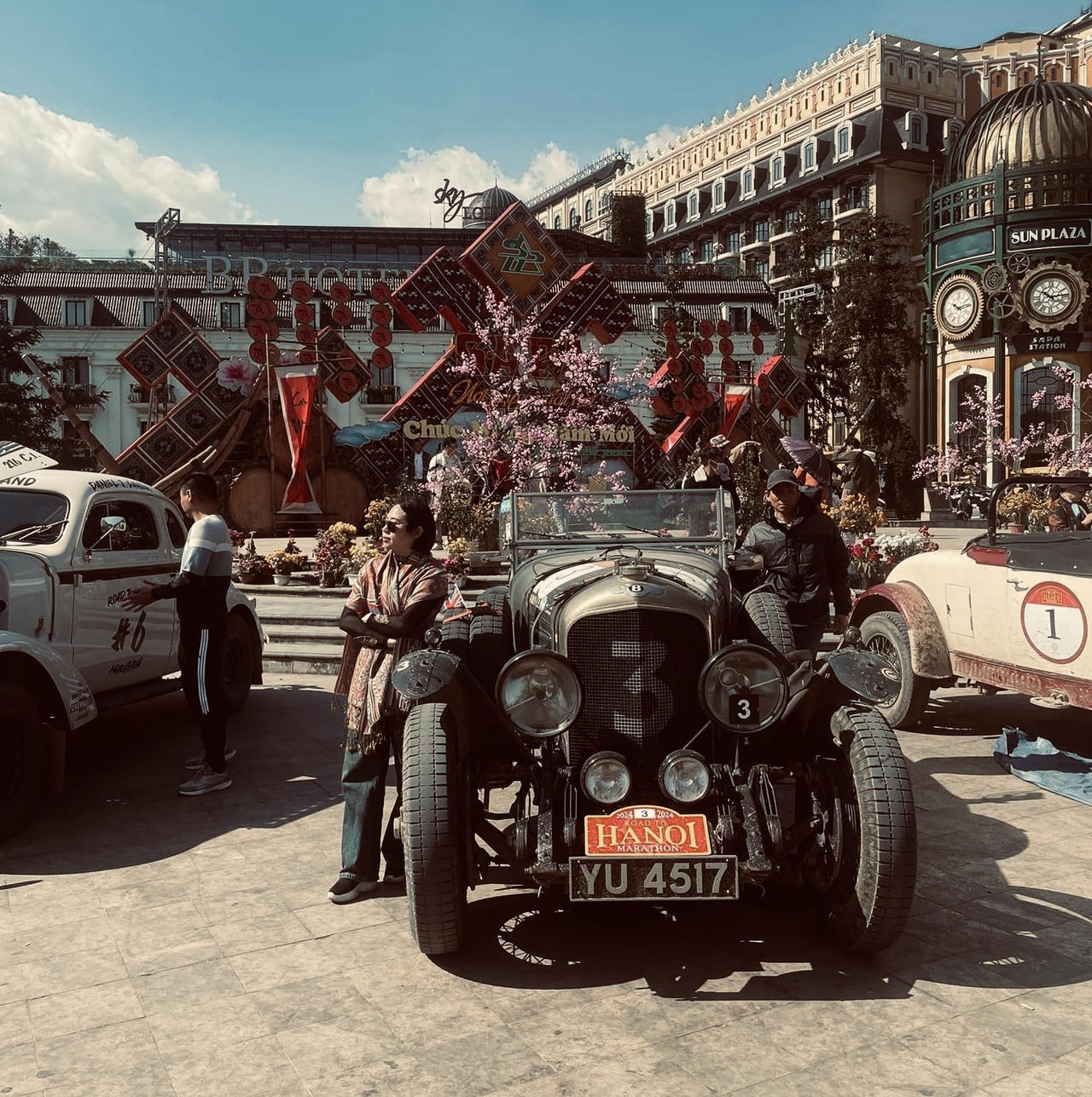 Câu lạc bộ xe cổ nổi tiếng thế giới dừng chân tại Sa Pa