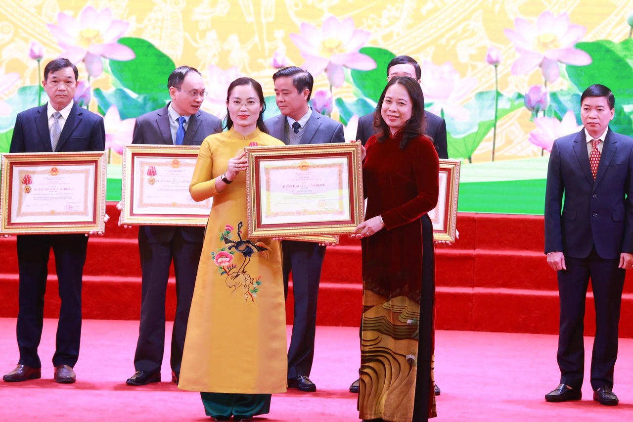 Phó Chủ tịch nước Võ Thị Ánh Xuân dự Hội nghị triển khai công tác thi đua khen thưởng tại Lào Cai