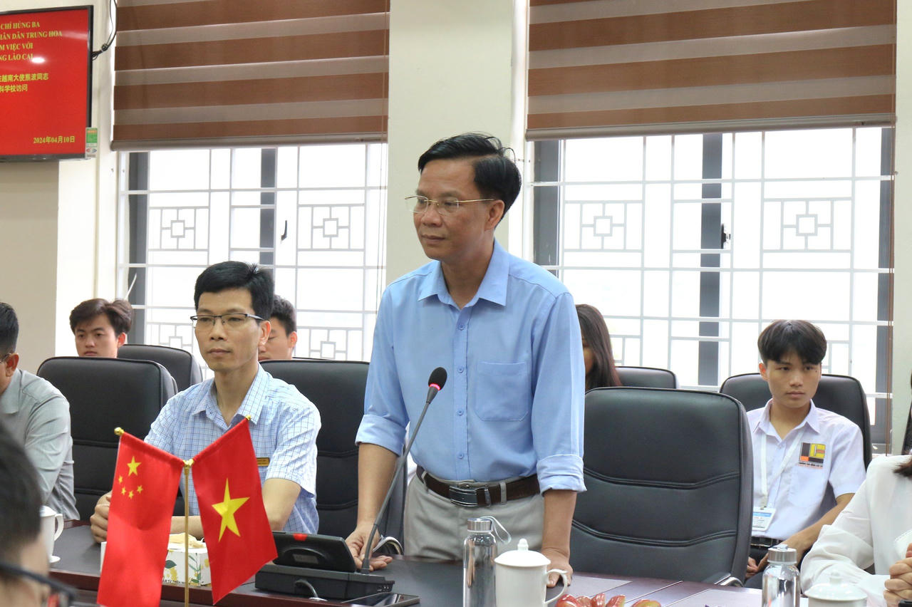 Đại sứ Trung Quốc tại Việt Nam thăm và làm việc với Trường Cao đẳng Lào Cai