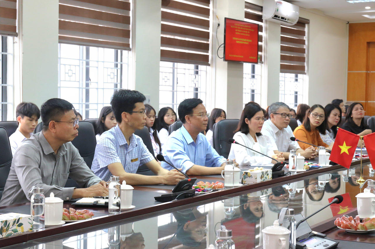 Đại sứ Trung Quốc tại Việt Nam thăm và làm việc với Trường Cao đẳng Lào Cai