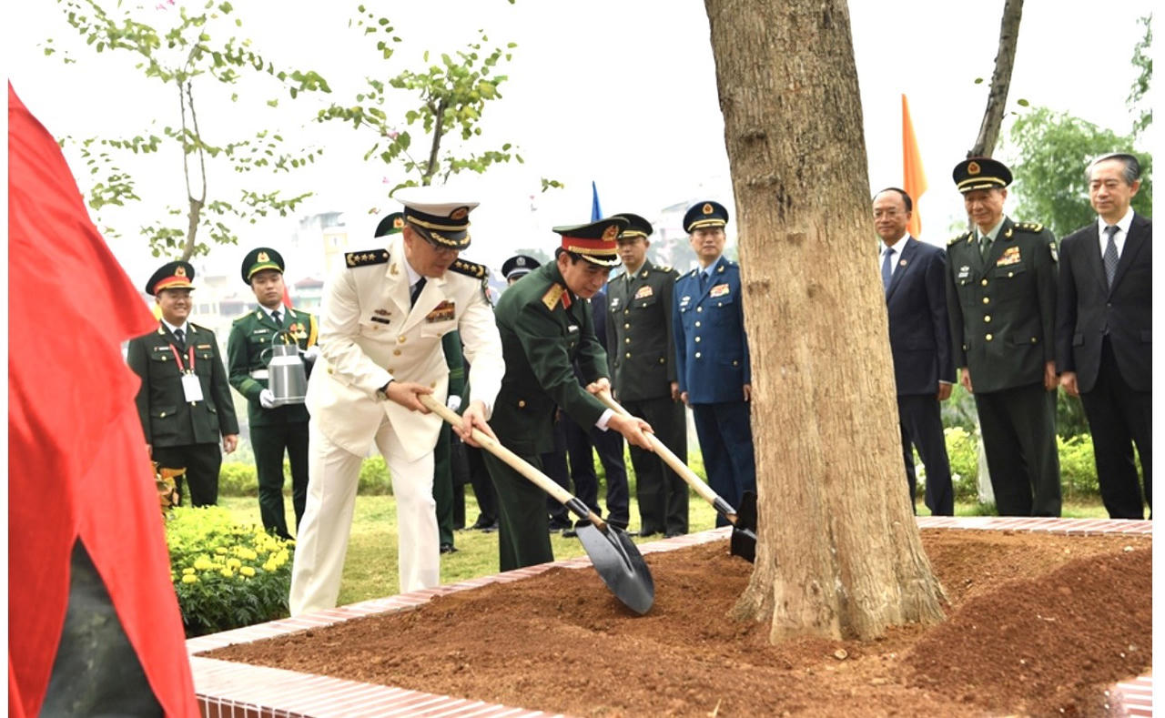 Giao lưu hữu nghị quốc phòng biên giới Việt Nam - Trung Quốc lần thứ 8