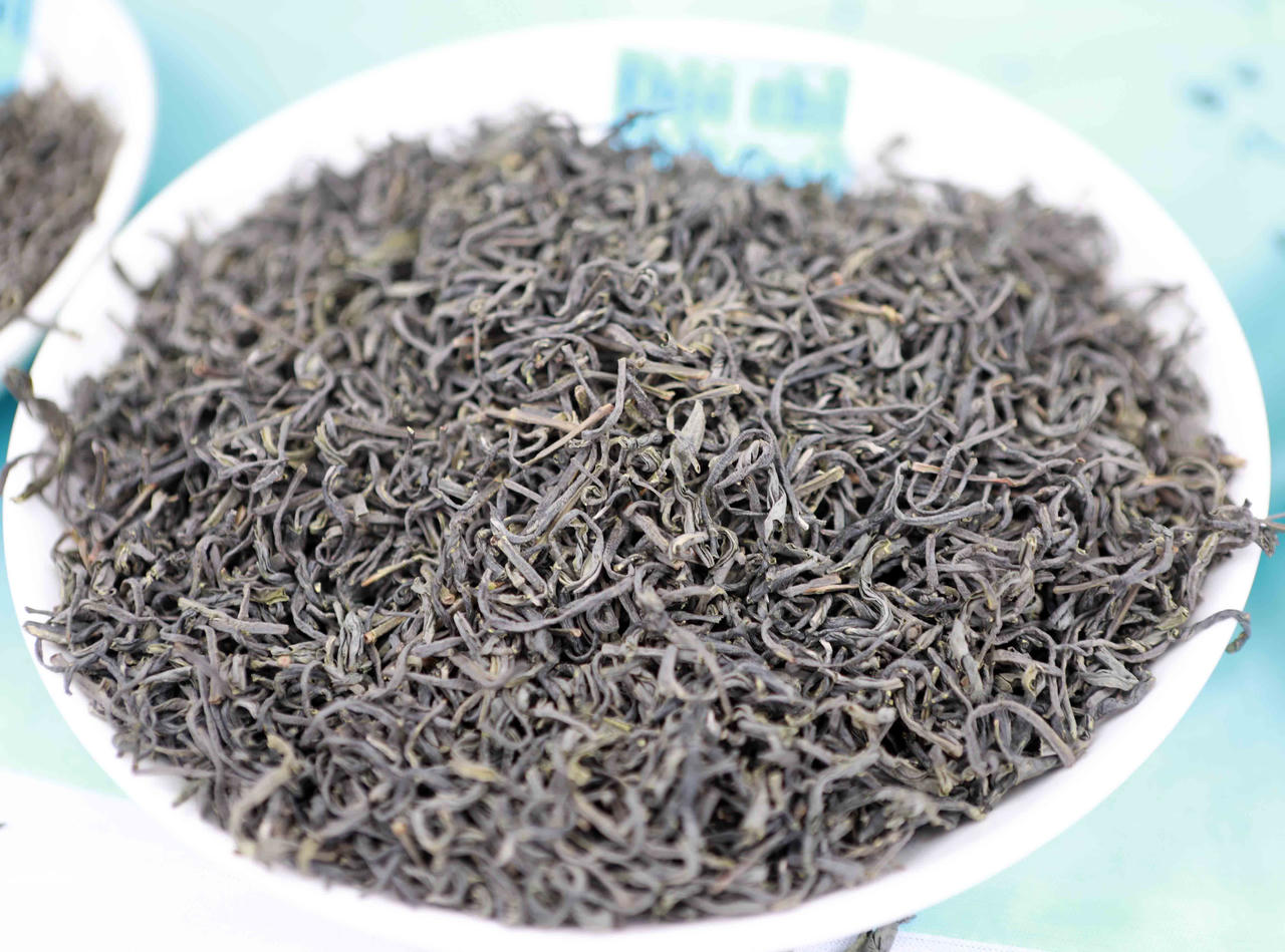 Sơn nữ Lai Châu khoe tài trong Lễ Hội Trà