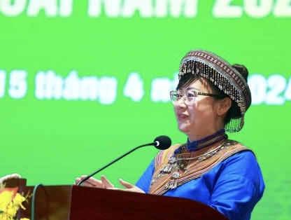 Tôn vinh nét đẹp, giá trị văn hóa trang phục truyền thống các dân tộc Lào Cai 2024