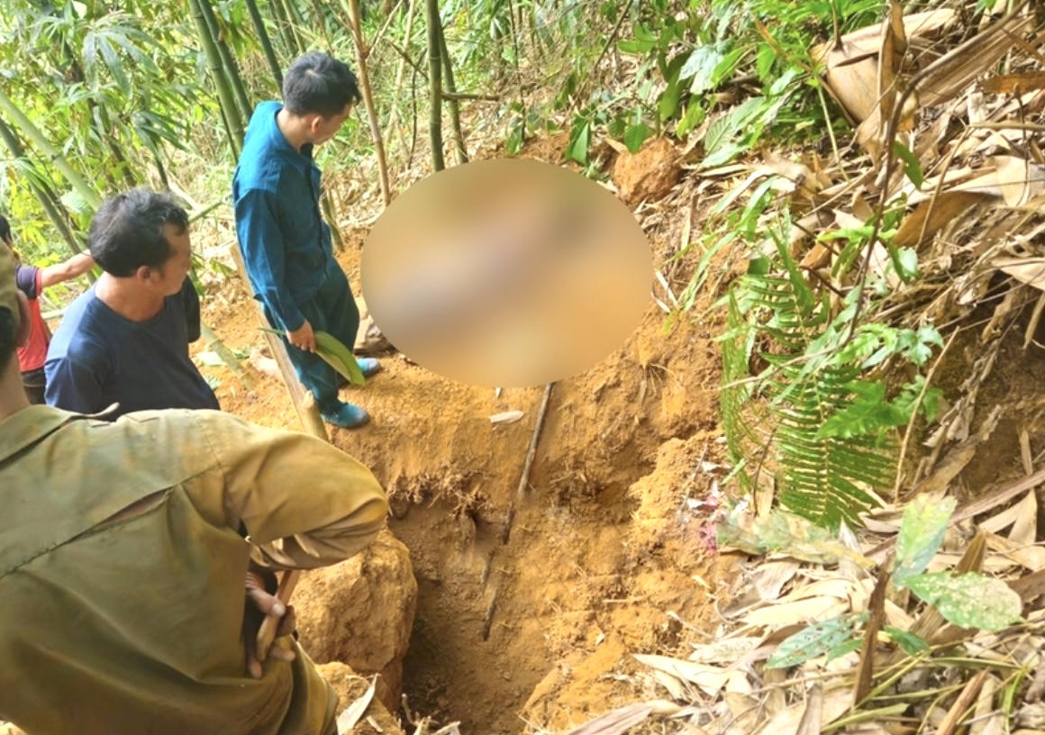 Đi đào dúi trong rừng vầu một người bị đá đè tử vong 