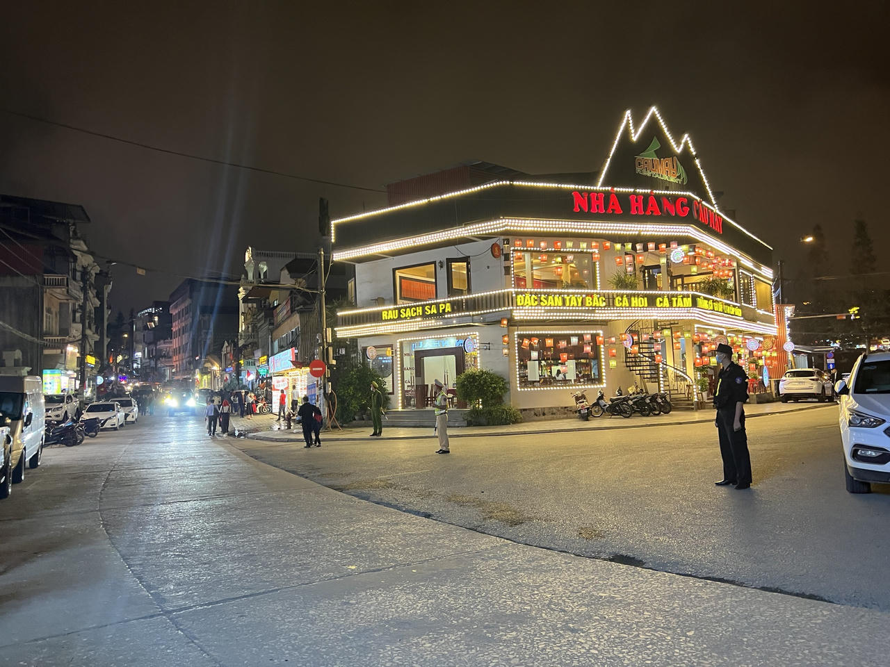 Đồng loạt ra quân trong đêm đảm bảo an ninh trật tự, an toàn giao thông tại Lào Cai