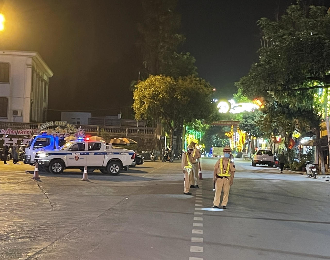 Đồng loạt ra quân trong đêm đảm bảo an ninh trật tự, an toàn giao thông tại Lào Cai