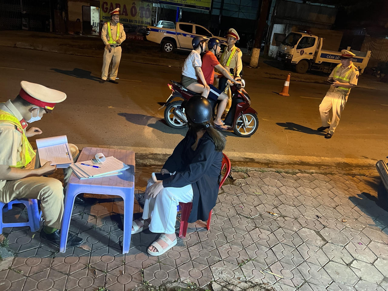 Đồng loạt ra quân trong đêm đảm bảo an ninh trật tự, an toàn giao thông tại Lào Cai