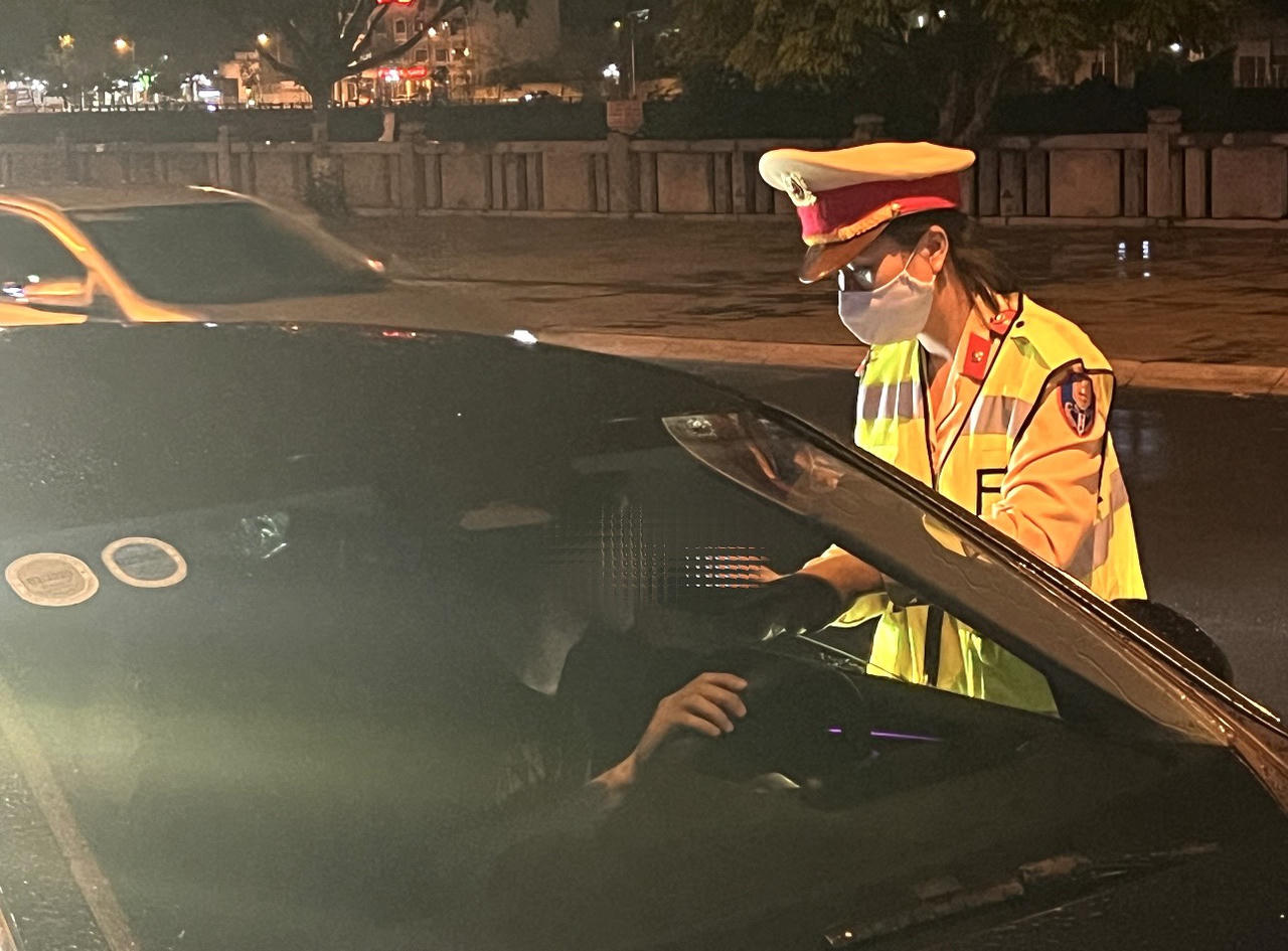 Đồng loạt ra quân trong đêm đảm bảo an ninh trật tự, an toàn giao thông tại Lào Cai