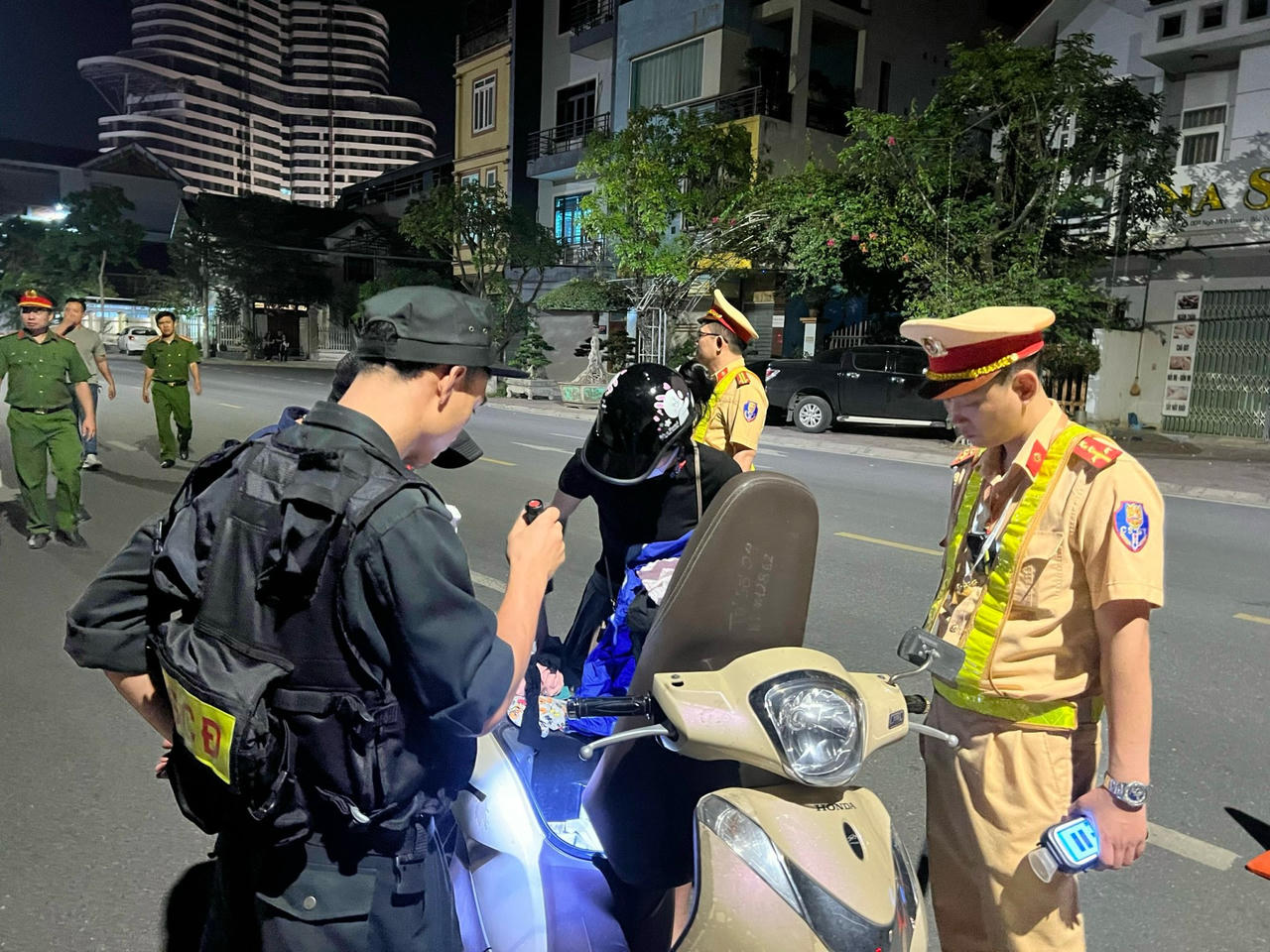 Lào Cai: Lập 65 biên bản vi phạm trật tự, an toàn giao thông ngày đầu ra quân