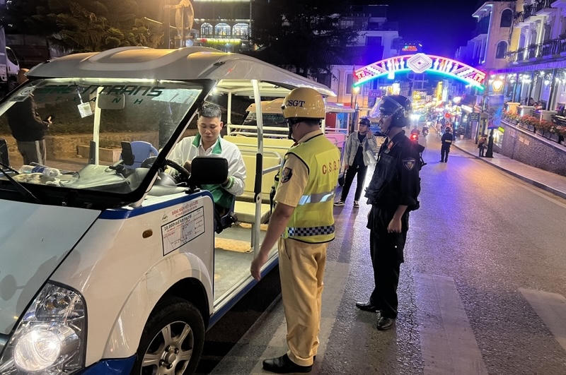 Lào Cai: Lập 65 biên bản vi phạm trật tự, an toàn giao thông ngày đầu ra quân